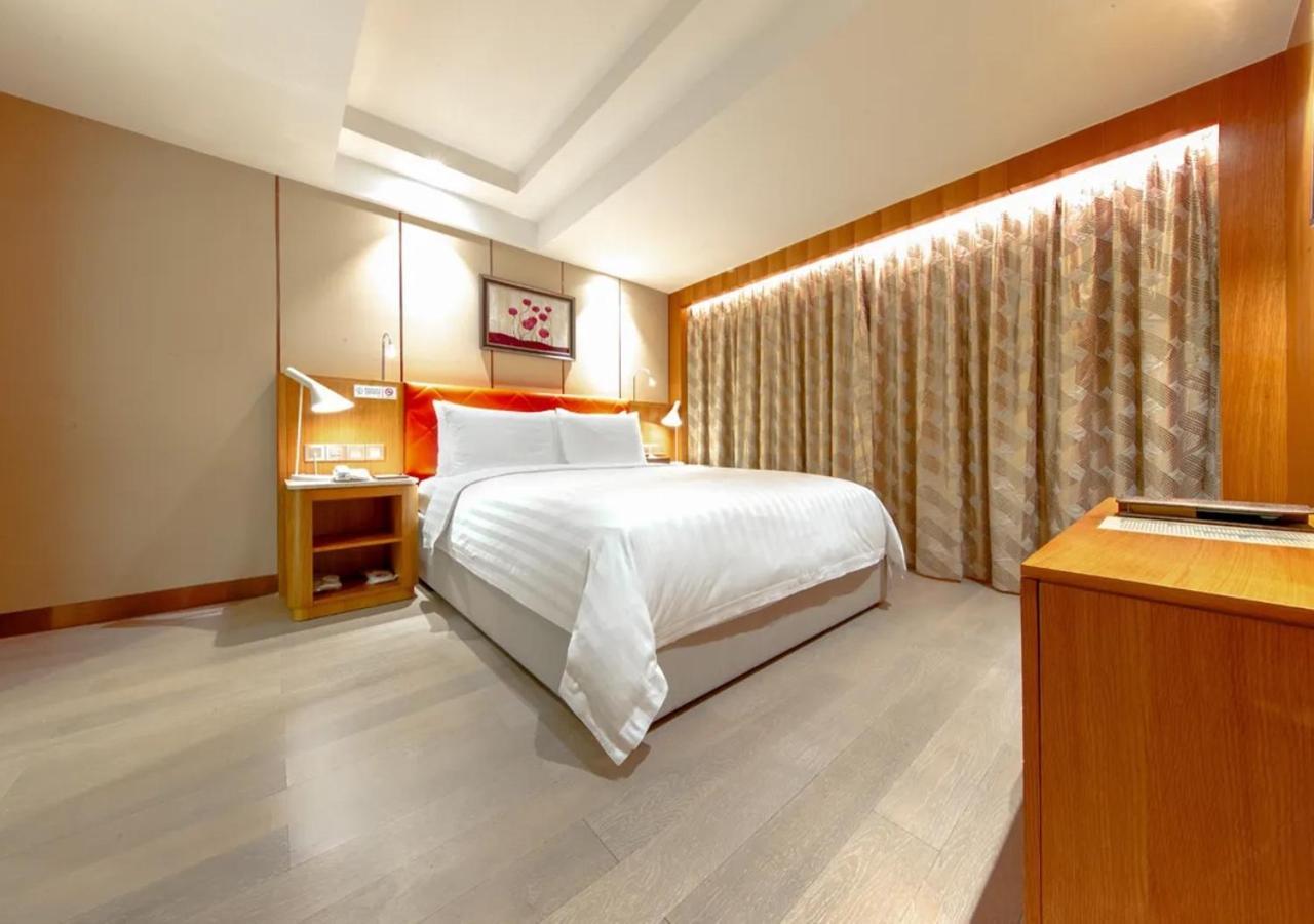 מקאו Royal Dragon Hotel מראה חיצוני תמונה